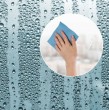 un truco coreano se ha vuelto viral por su efectividad para evitar el empañamiento con solo dos elementos muy accesibles. Se trata de un método utilizado en Corea del Sur y popularizado por un creador de contenido de TikTok.